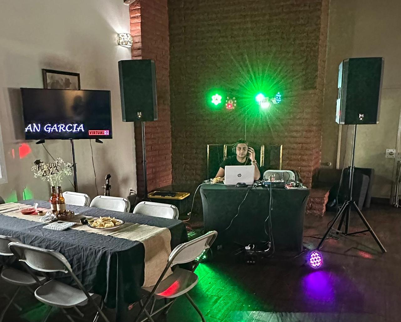 SERVICIO DE DJ
