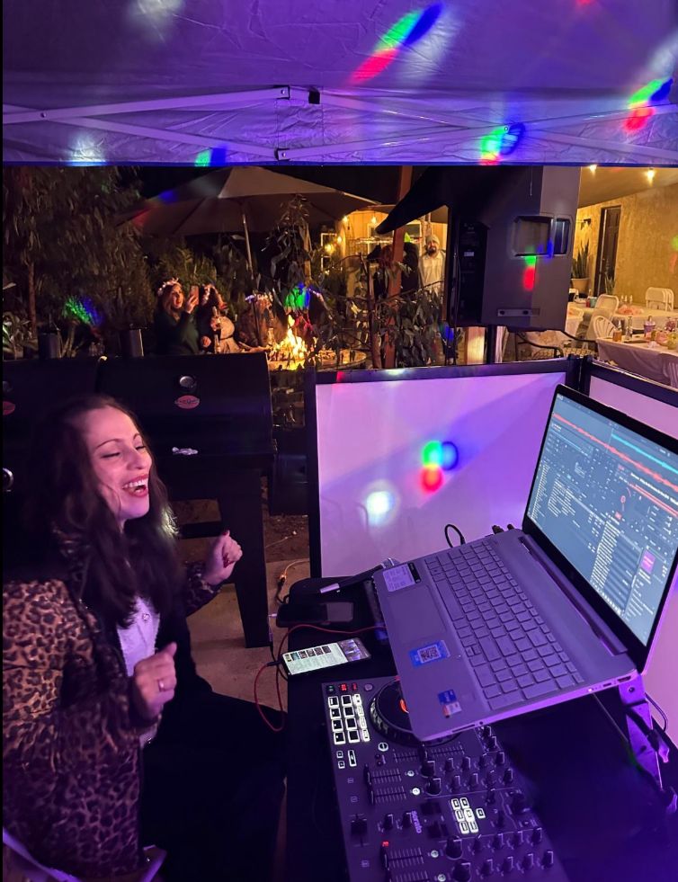 SERVICIO DE DJ